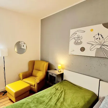 Elena Flat Lilie, Zentrum Centro Westfield * Oberhausen (North Rhine-Westphalia)