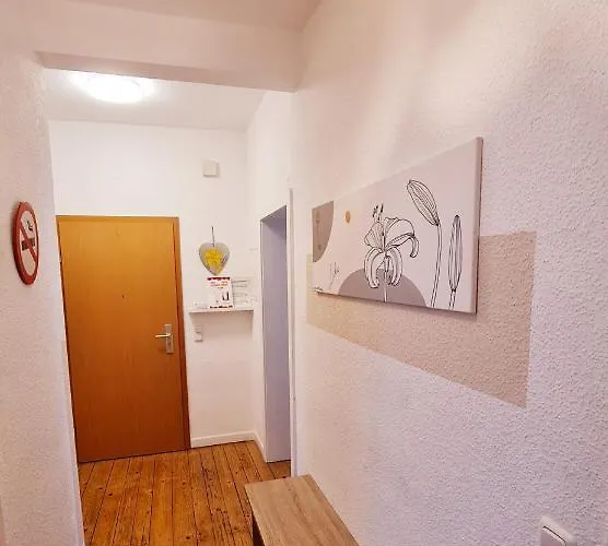 Elena Flat Lilie, Zentrum Centro Westfield